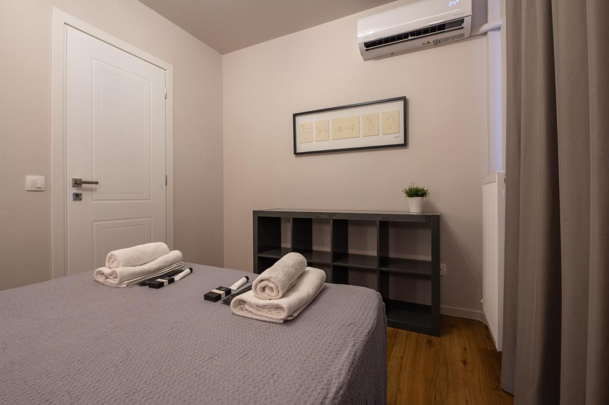 Live Life Plaka Apartment Афины Экстерьер фото