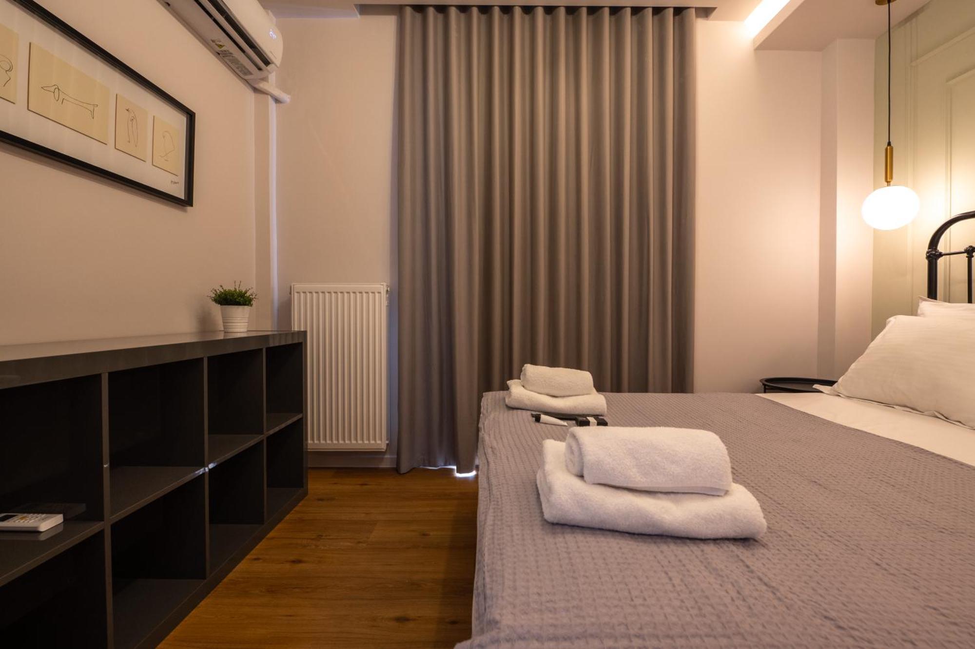 Live Life Plaka Apartment Афины Экстерьер фото