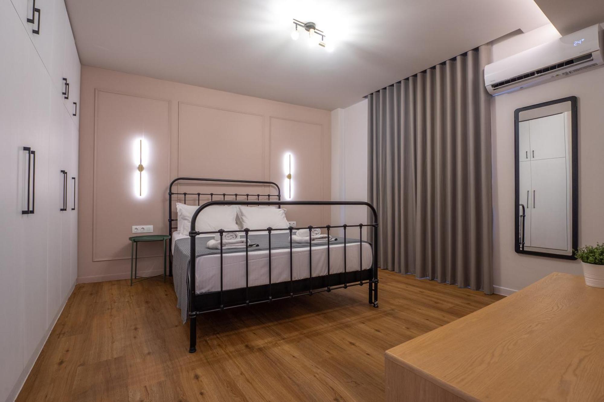 Live Life Plaka Apartment Афины Экстерьер фото