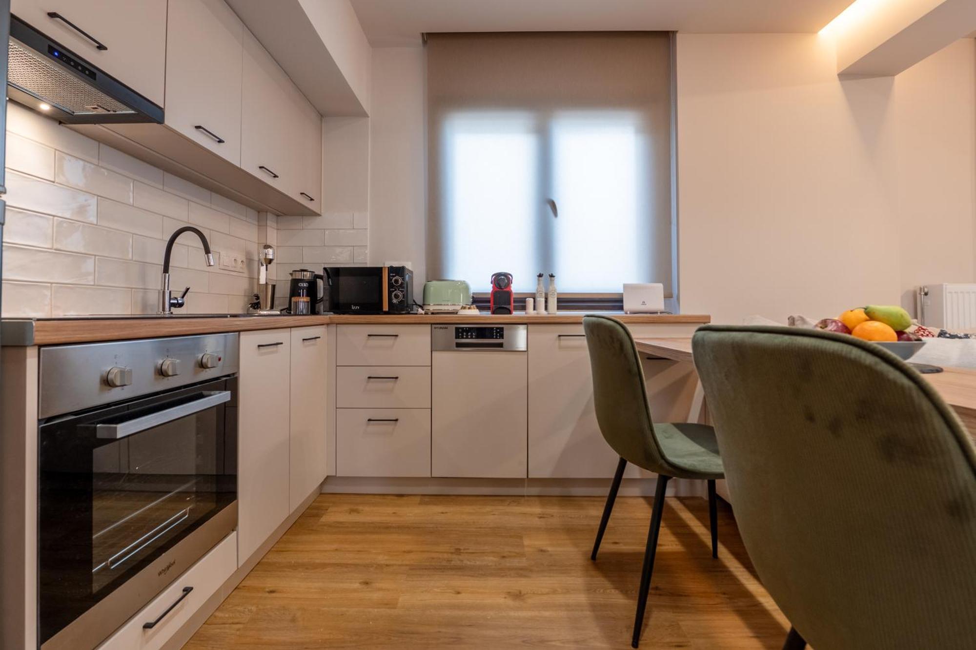 Live Life Plaka Apartment Афины Экстерьер фото