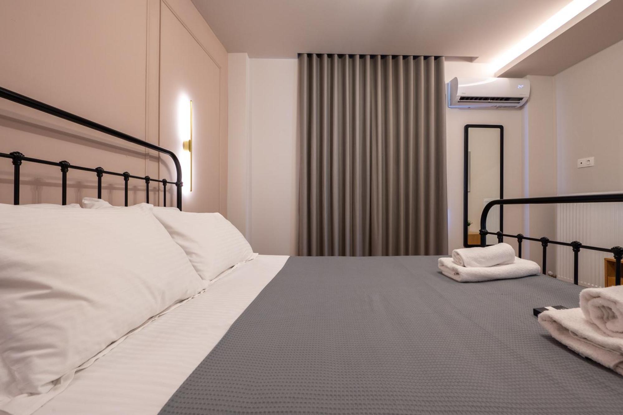 Live Life Plaka Apartment Афины Экстерьер фото