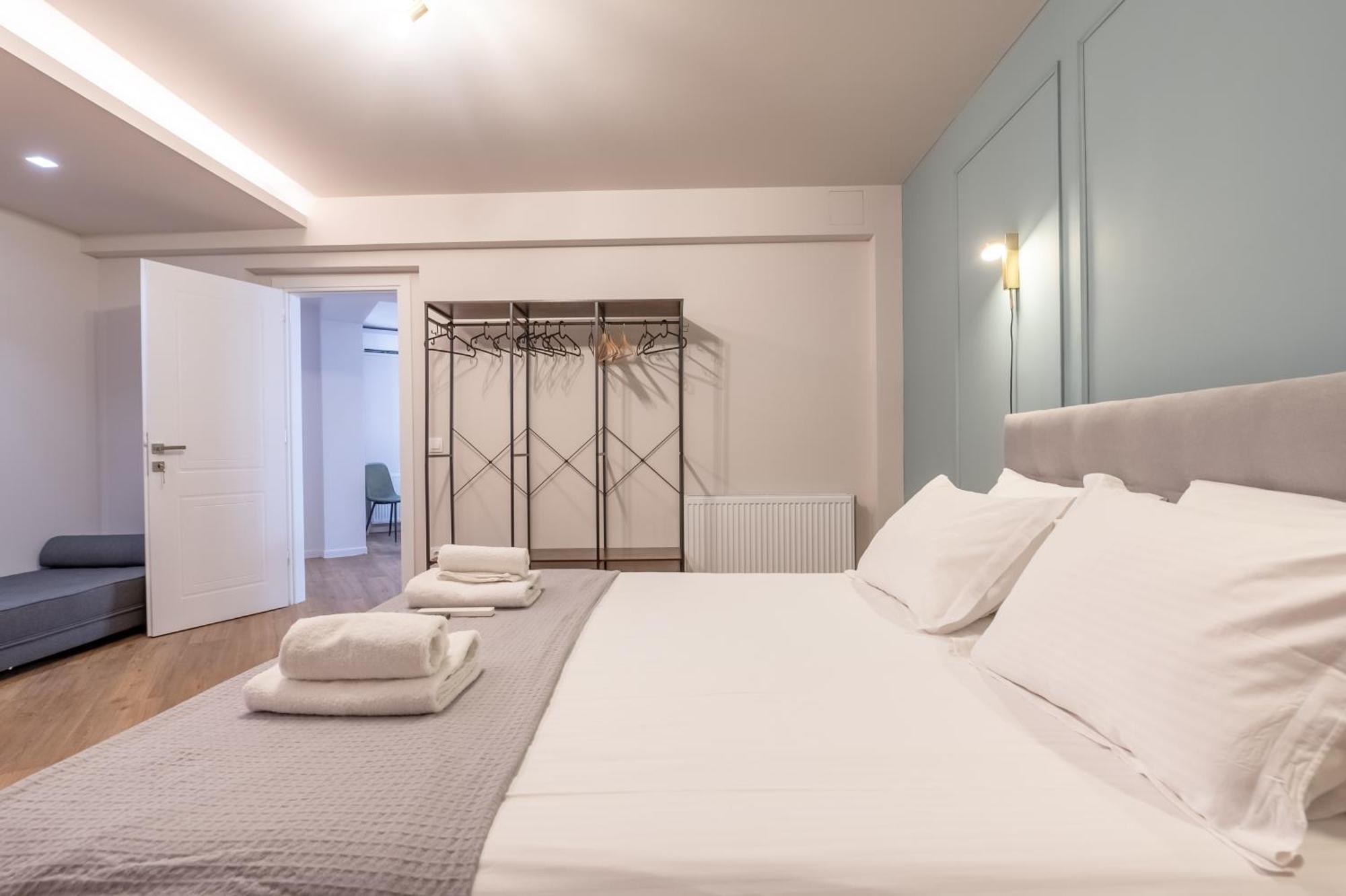 Live Life Plaka Apartment Афины Экстерьер фото