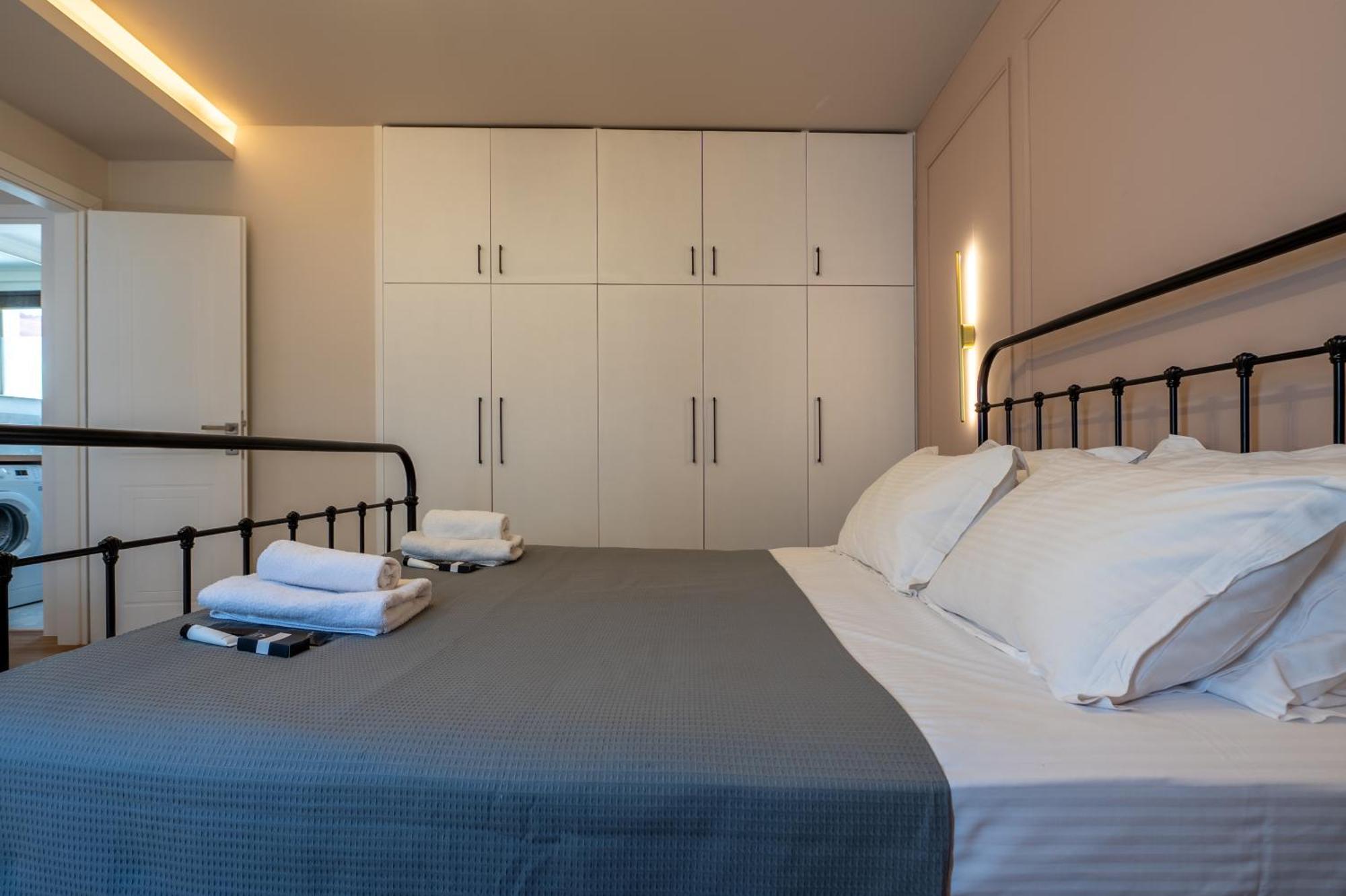 Live Life Plaka Apartment Афины Экстерьер фото