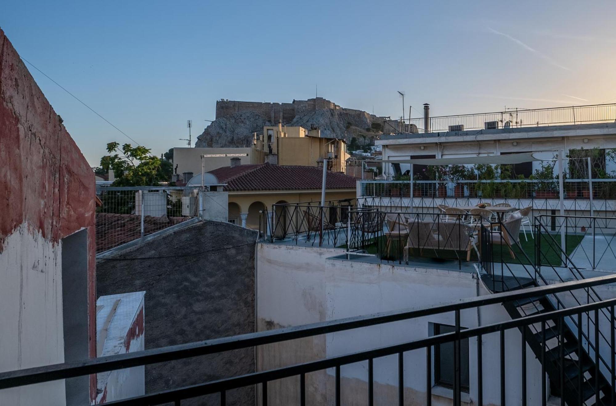 Live Life Plaka Apartment Афины Экстерьер фото